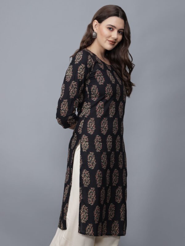 Women's Black Round Neck Cotton Straight Kurta - Etraana