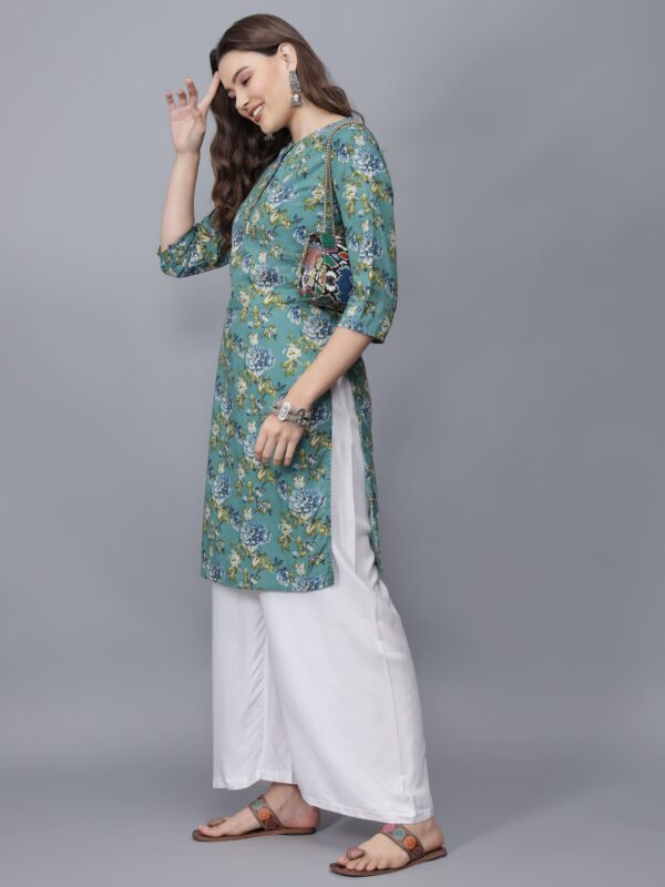 Women Floral Print Pure Cotton Kurta side - Etraana