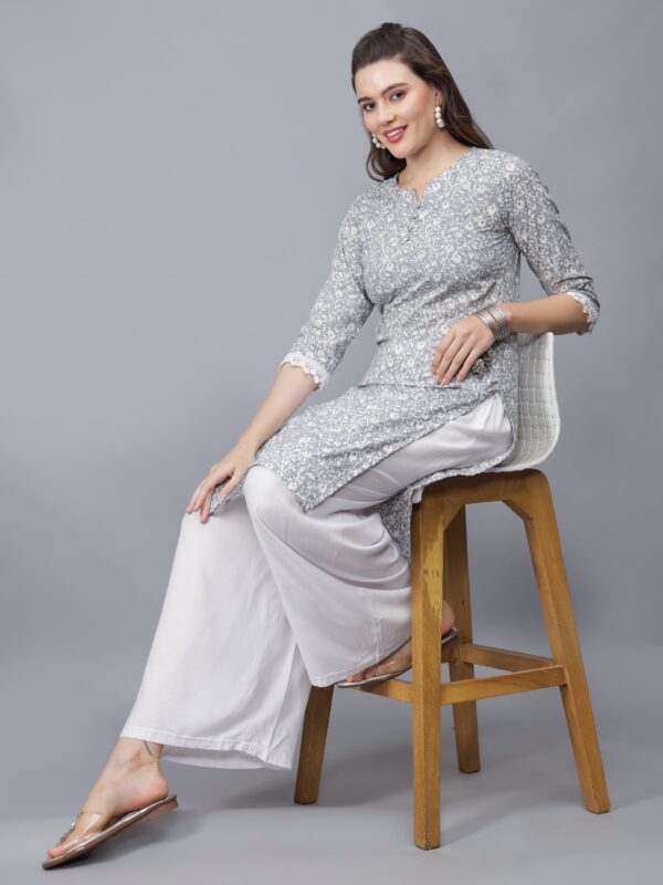 Women's Floral Print Pure Cotton Straight Kurta - Etraana.com