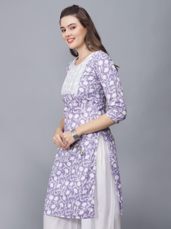 Women's Neck Design Black Floral Print Cotton Kurta - Etraana.com