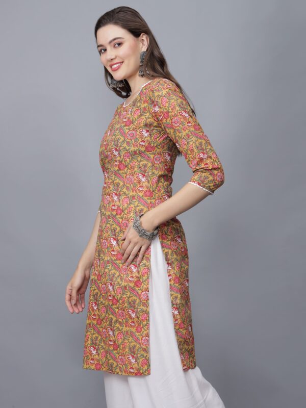 Women's Round Neck Floral Print Cotton Kurta (orange)- etraana.com