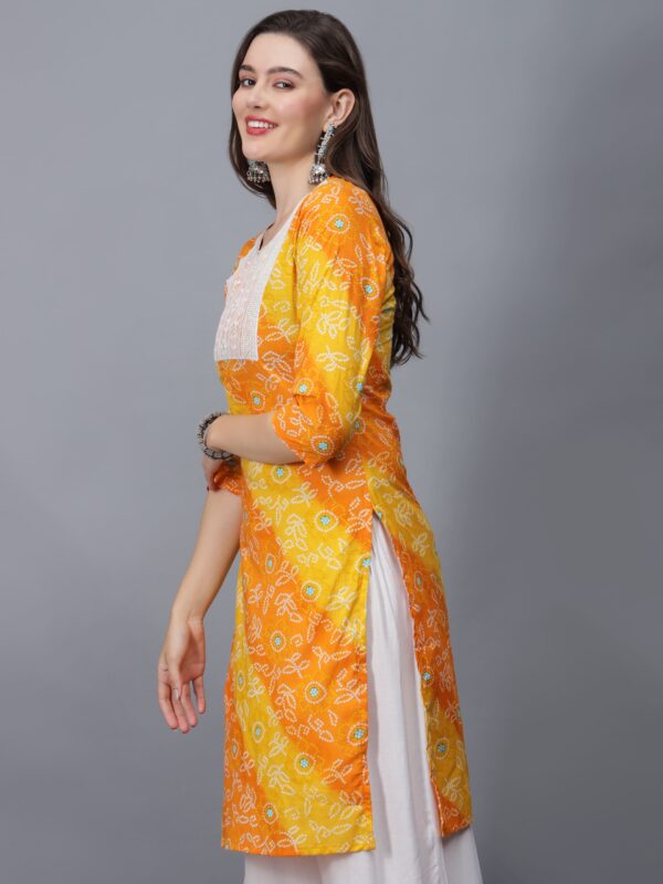 Women's Neck Design Bandhani Print Cotton Kurta - Etraana.com