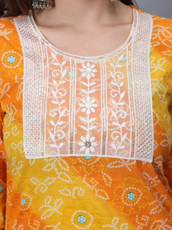 Women's Neck Design Bandhani Print Cotton Kurta - Etraana.com