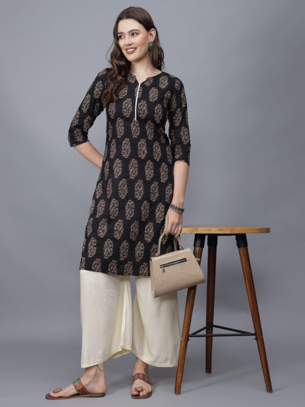 Women's Floral Print Pure Cotton Kurta (Black)-etraana.com