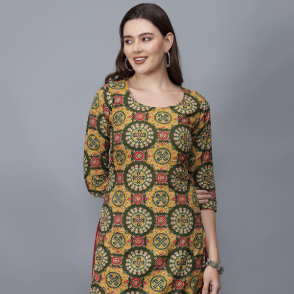 Women's Round Neck Cotton Straight Kurta (Multi-Color)- Etraana